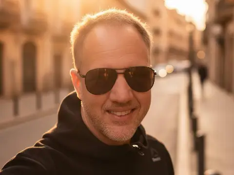 DSLR like portraits image